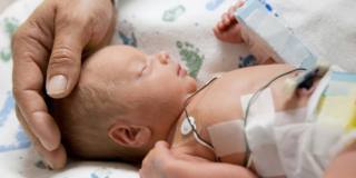 Prematuri: ancora un bimbo su 10 nasce troppo presto