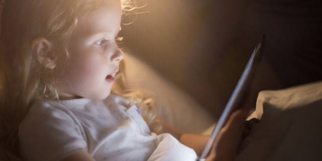 Tablet & co: non più di due ore al giorno per i bambini