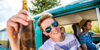 Allarme alcol: il primo bicchiere tra 11 e 14 anni