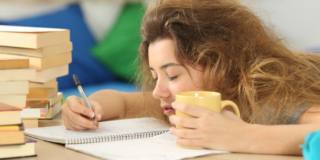 Mancanza di sonno crea dipendenza, disturbi mentali e incidenti anche tra gli adolescenti