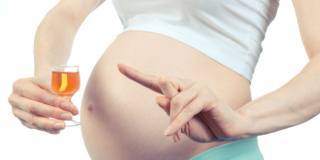 Alcol in gravidanza: la dose sicura è pari a zero