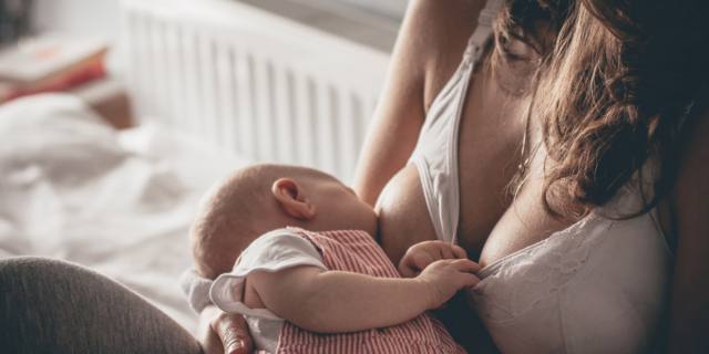 Allattamento a richiesta: mamme in difficoltà