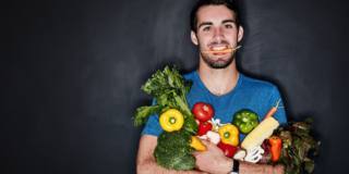 Alimentazione: cresce la dieta vegana, in calo quella vegetariana