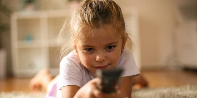 Bimbi e tv: in 20 anni il tempo è raddoppiato