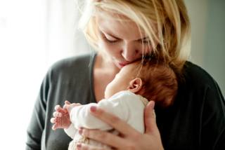 Calo delle nascite: “colpa” dell’età della mamma?