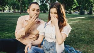 Fumo in gravidanza: fa male anche quello del papà