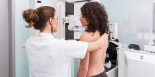 Mammografia in Italia: quasi la metà delle donne non la esegue