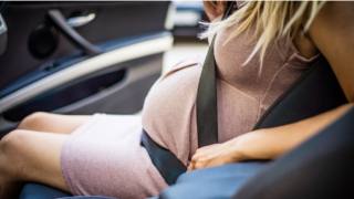 Cinture di sicurezza in gravidanza: sono obbligatorie?