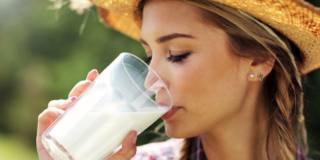 Latte materno: un business per i grandi