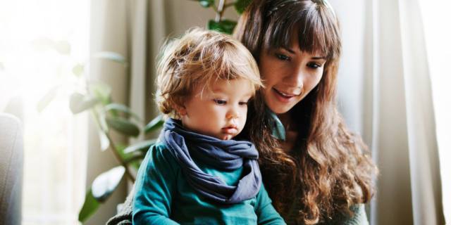 Leggere i libri ai bambini li farà andare meglio a scuola