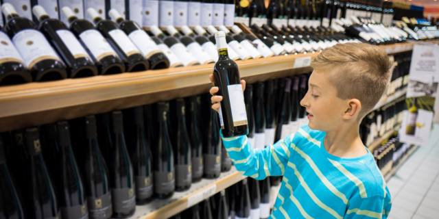 Alcol dipendenza: a rischio 8,6 milioni di italiani. Molti giovani