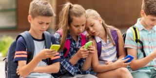 Teenager e smartphone: quando è vera dipendenza?