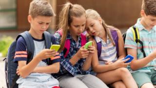 Teenager e smartphone: quando è vera dipendenza?