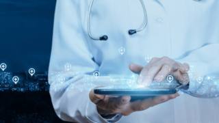 Medici digitali: usano mail e whatsapp per comunicare con i pazienti che però non ce l’hanno