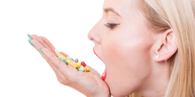 Troppi farmaci: italiani a rischio overdose
