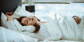 Apnee notturne: rischiose per cuore e cervello
