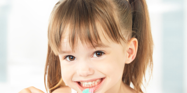 L’igiene orale dei bambini inizia prima della comparsa dei denti