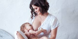 Allattamento materno: prezioso oro bianco