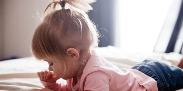 No al cellulare baby sitter. Allerta dei pediatri