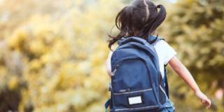 Mal di schiena nei bambini: quando è colpa dello zaino