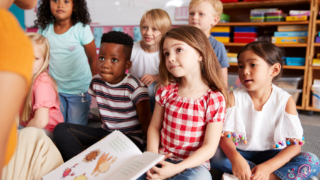 La lettura ad alta voce prepara meglio i bambini alla scuola e alla vita