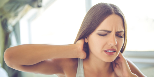 Cervicale, dolorosa compagnia per il 66% degli italiani