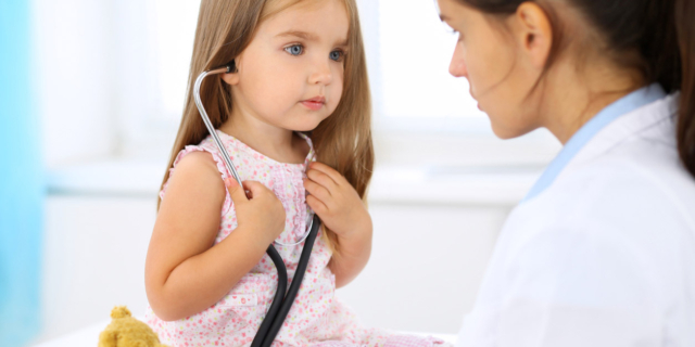 Ospedali italiani a corto di pediatri: cure dei bambini a rischio