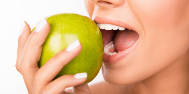 Gengive infiammate? Sale il rischio di ictus