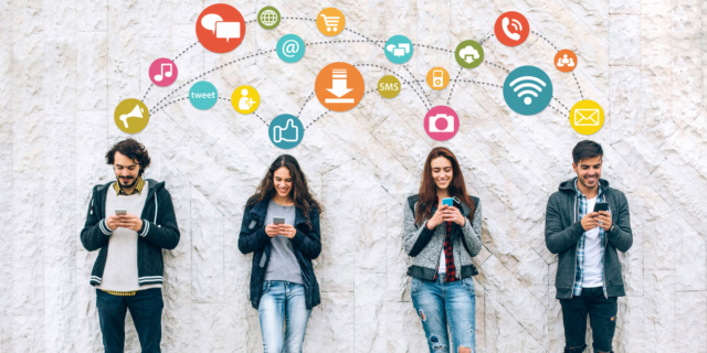 Adolescenti schiavi dei social? Non così tanto!