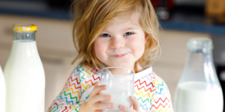 Contrordine: latte e derivati abbassano il rischio tumore