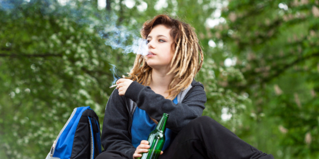 Dipendenze giovanili: fanno paura cannabis, alcol e gioco d’azzardo