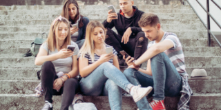 Internet: l’abuso negli studenti riduce la capacità creativa e porta all’isolamento