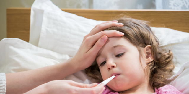 Meningite batterica: come si prende, sintomi e conseguenze