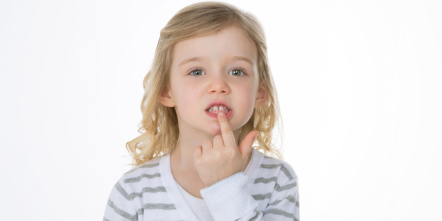 Carie nei bambini: attenzione ai Pfas nell’acqua potabile