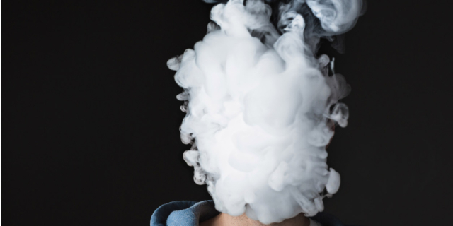 Attenzione alle sigarette elettroniche: possono favorire la parodontite