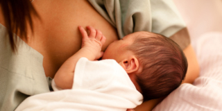 Ragadi al seno: attenzione a come succhia il bebè