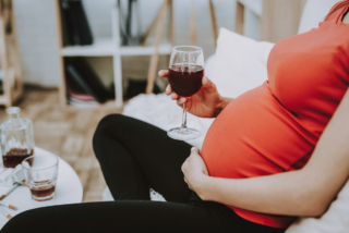 Alcol in gravidanza, rischio di aborto in notevole aumento