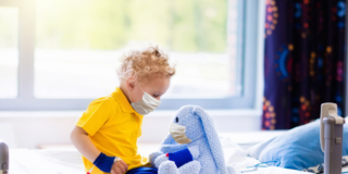 I contagi da coronavirus tra i bambini sono aumentati di sette volte