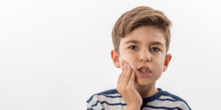 Addio carie: ora i denti si riparano da soli