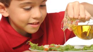 Tutti i benefici dell’olio nella dieta dei bambini