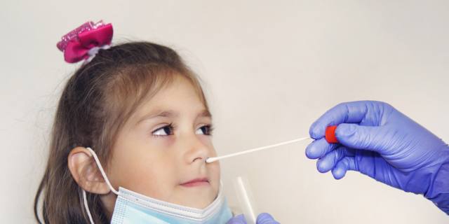 Covid-19: la carica virale nei bambini è davvero più bassa?