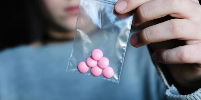 Consumo di droghe in aumento tra gli adolescenti