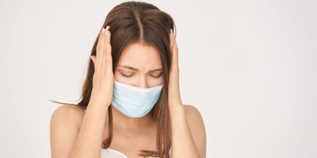 Cefalea, uno tra i sintomi iniziali del Covid-19 da non sottovalutare
