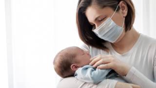 Covid-19 nei neonati: dall’Oms le regole per una diagnosi precisa