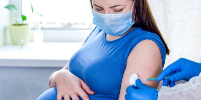 Covid-19: i bimbi nati da madri vaccinate sviluppano anticorpi