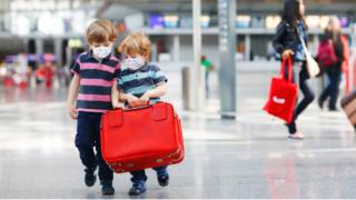 In vacanza con il Covid-19 … e i figli non vaccinati