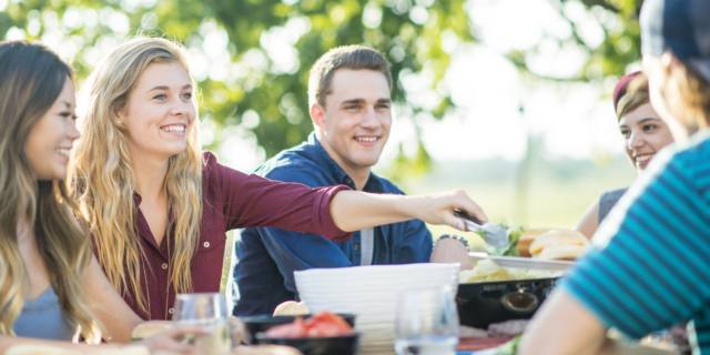 Malattia di Crohn nei giovani: così si salva la convivialità