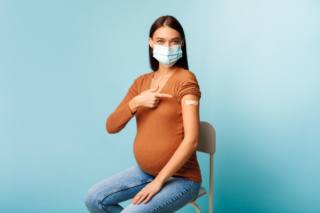 Il vaccino per il Covid-19 è sicuro in gravidanza: ecco perché non ci sono rischi