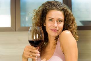 La nuova etichetta del vino indicherà anche le calorie