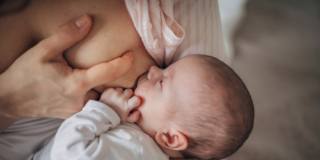 Bambini prematuri: il latte materno fa bene al cuore
